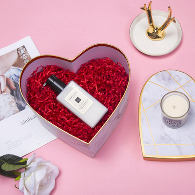 Contenitore a forma di di cioccolato del cartone del cuore biodegradabile di amore per il San Valentino di Natale