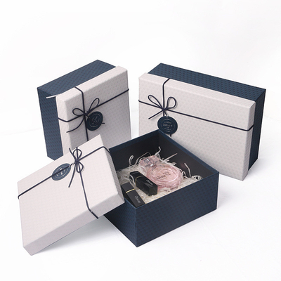 Profumi il coperchio d'imballaggio del contenitore di regalo dei cosmetici e la scatola bassa con la rafia di Bowknot del nastro