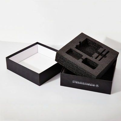 Riutilizzabile Logo stampato su misura Elegante Cartone nero Scatola con schiuma Perfume cosmetico Prodotto regalo imballaggio scatole di carta