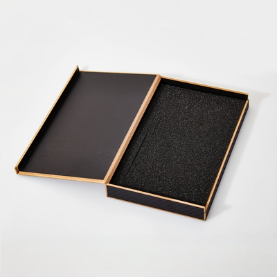 Dimensioni personalizzate Cassa per telefono regalo nera Confezione scatola di legno con schiuma e design fatto a mano